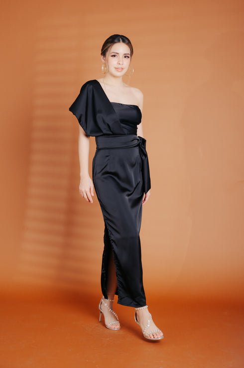 Alhambra x GS: The Giovanni Long Gown in Black